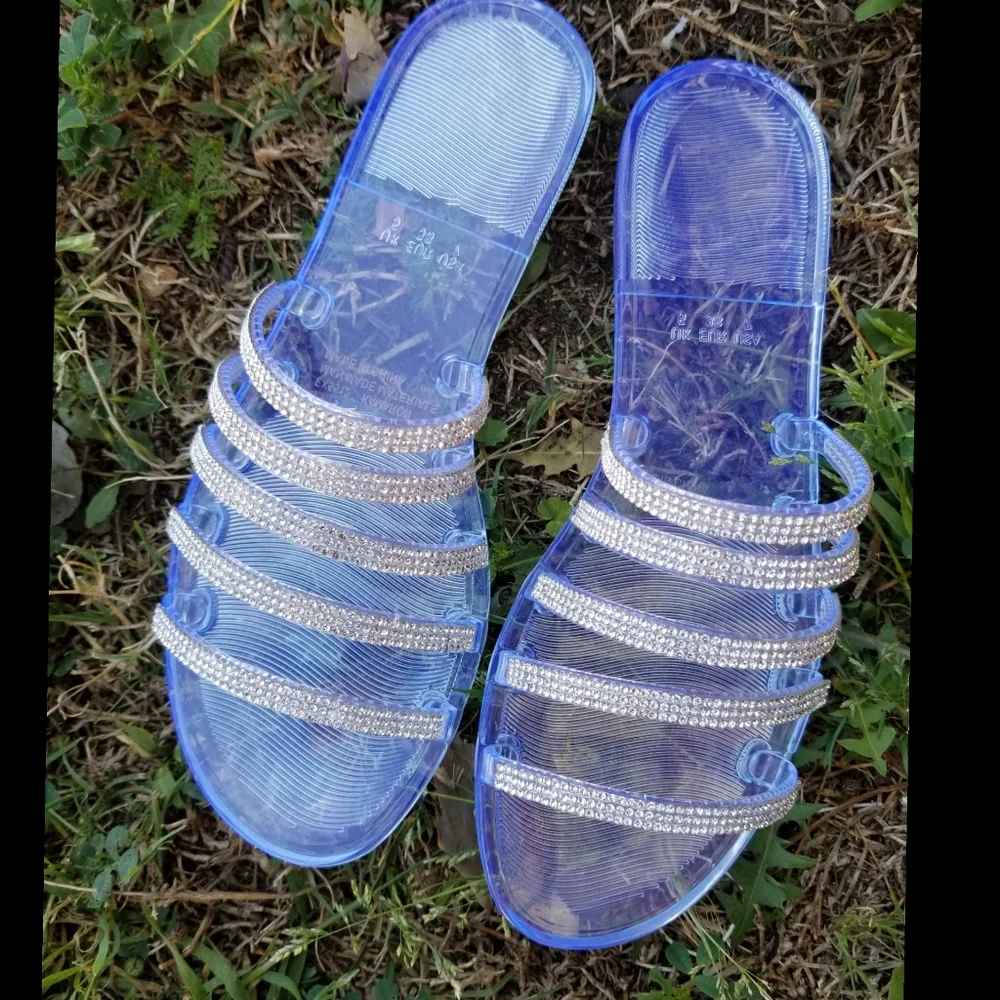 💗ARRIVED 💗 CLEAR BLUE FLAT SANDALS - Picture 7 of 8